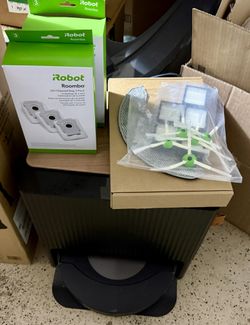 iRobot Roomba j9+ Combo And Accessories