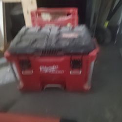 Milwaukee Rolling Packout 