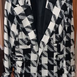 Woman's Dresses/coats