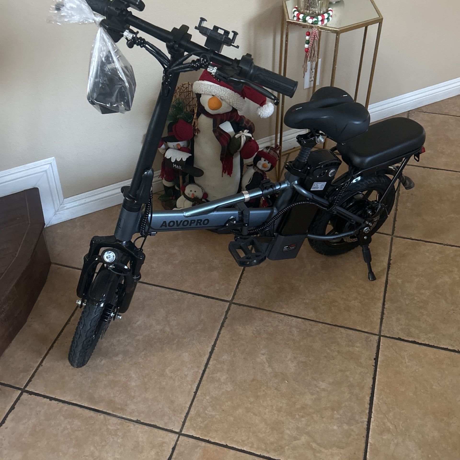 Electric Bike With Charger And Keys