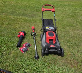 MILWAUKEE M18 FUEL 18-VOLT LAWNMOWER, WEEDEATER AND BLOWER COMBO
