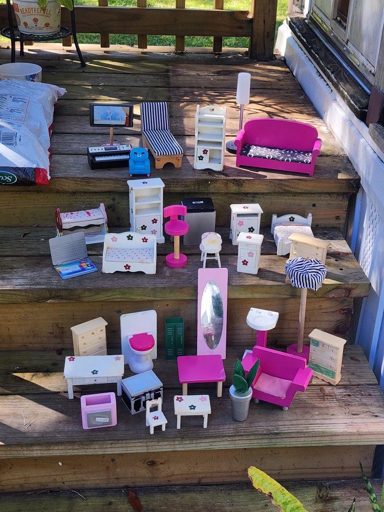 Dollhouse Furniture Bundle 