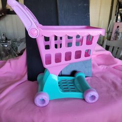 TODDLER SHOPPING CART IN GREAT CONDITION 