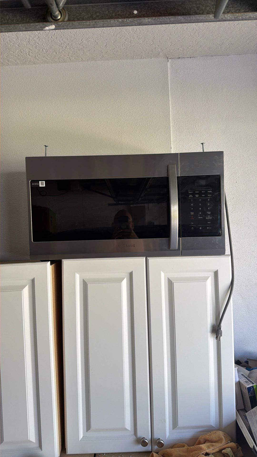 Samsung 1.9 Cu Ft Countertop Microwave MS19DG8500SR