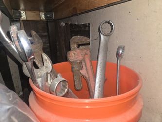 Wrenches & Pipe Wrench