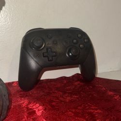 Nintendo Switch Pro Controller – Official Nintendo Black (Excellent Condition)