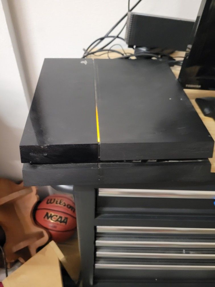 Play Station 4