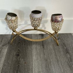 Beautiful Candle Holder In Plated Gold And Resin 
