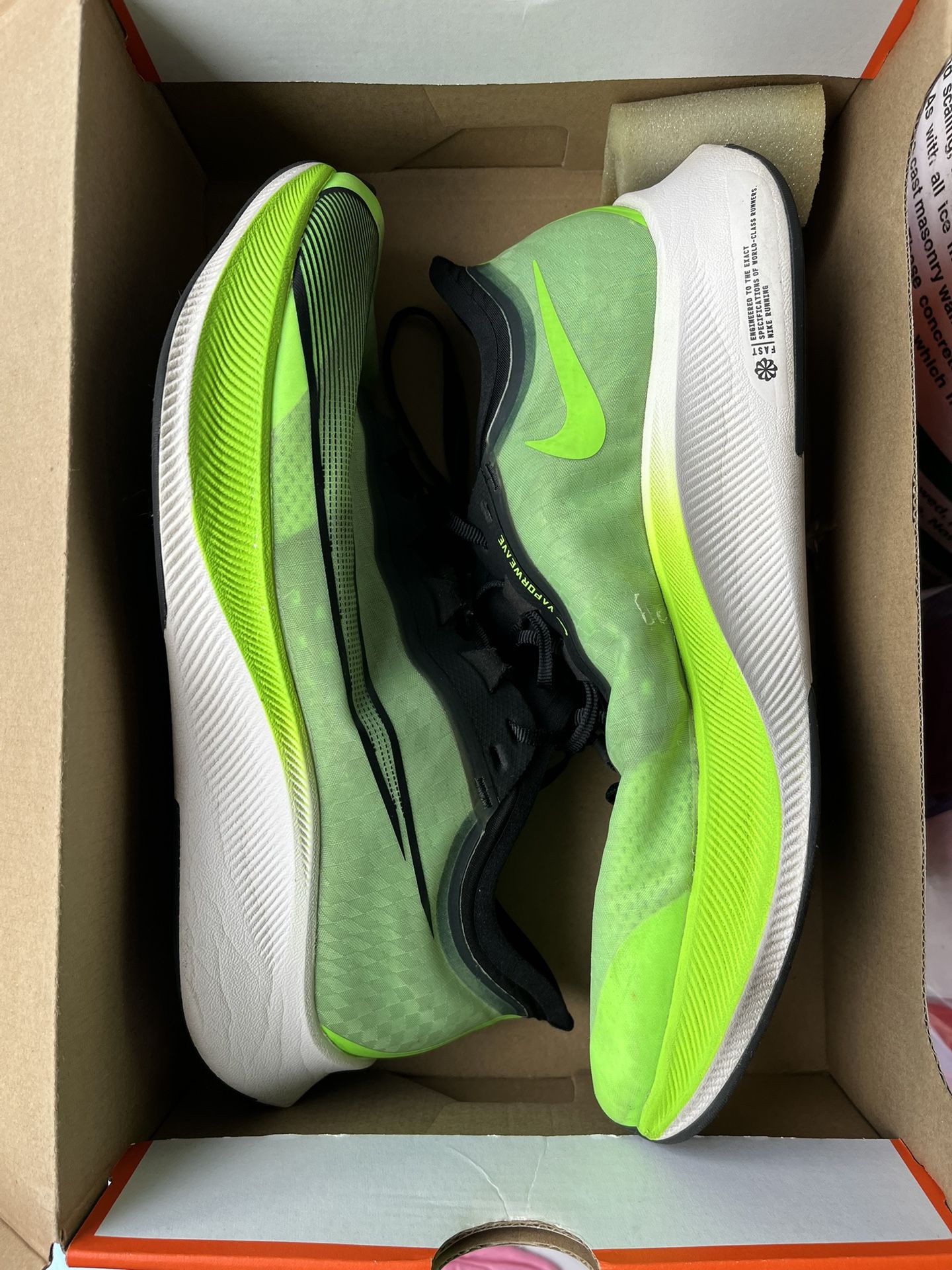 Nike Zoom Fly 3 Running Shoe (size 10)