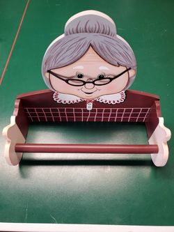GRANNY PAPER TOWEL RACK