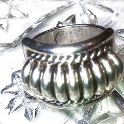 Men’s Sterling Silver  scalloped ring by Navajo native designer Thomas Charley. 13.5g. 