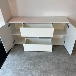 Clean Gloss White Cabinet 