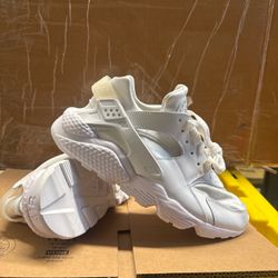 Nike Air Huarache ‘Triple White’ Size 8.5 DD1068-102 brand new no box