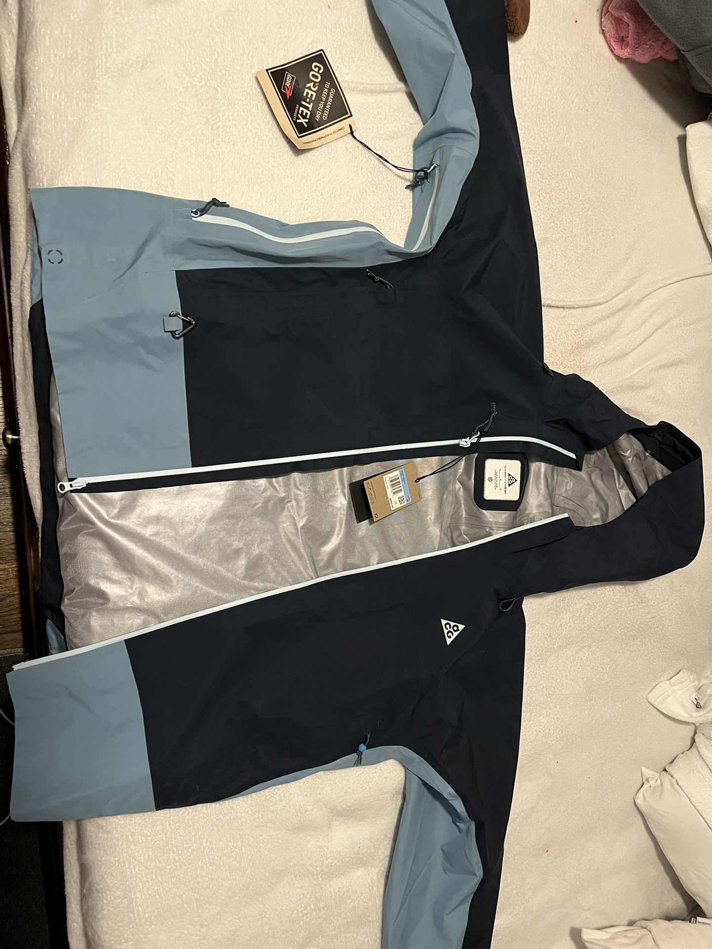 Nike ACG gore-tex jacket