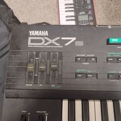 Yamaha Dx7s Keyboard (With Yamaha Data ROM Dx7s)
