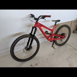 YT Capra CF Pro 29 in Gore Red size XL