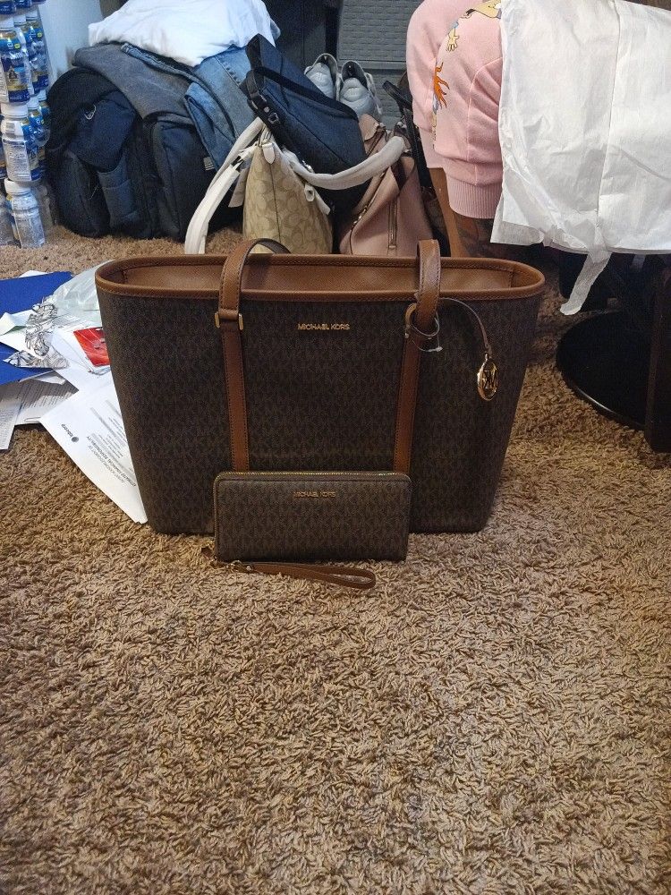 New Michael Kors Bag And Wallet