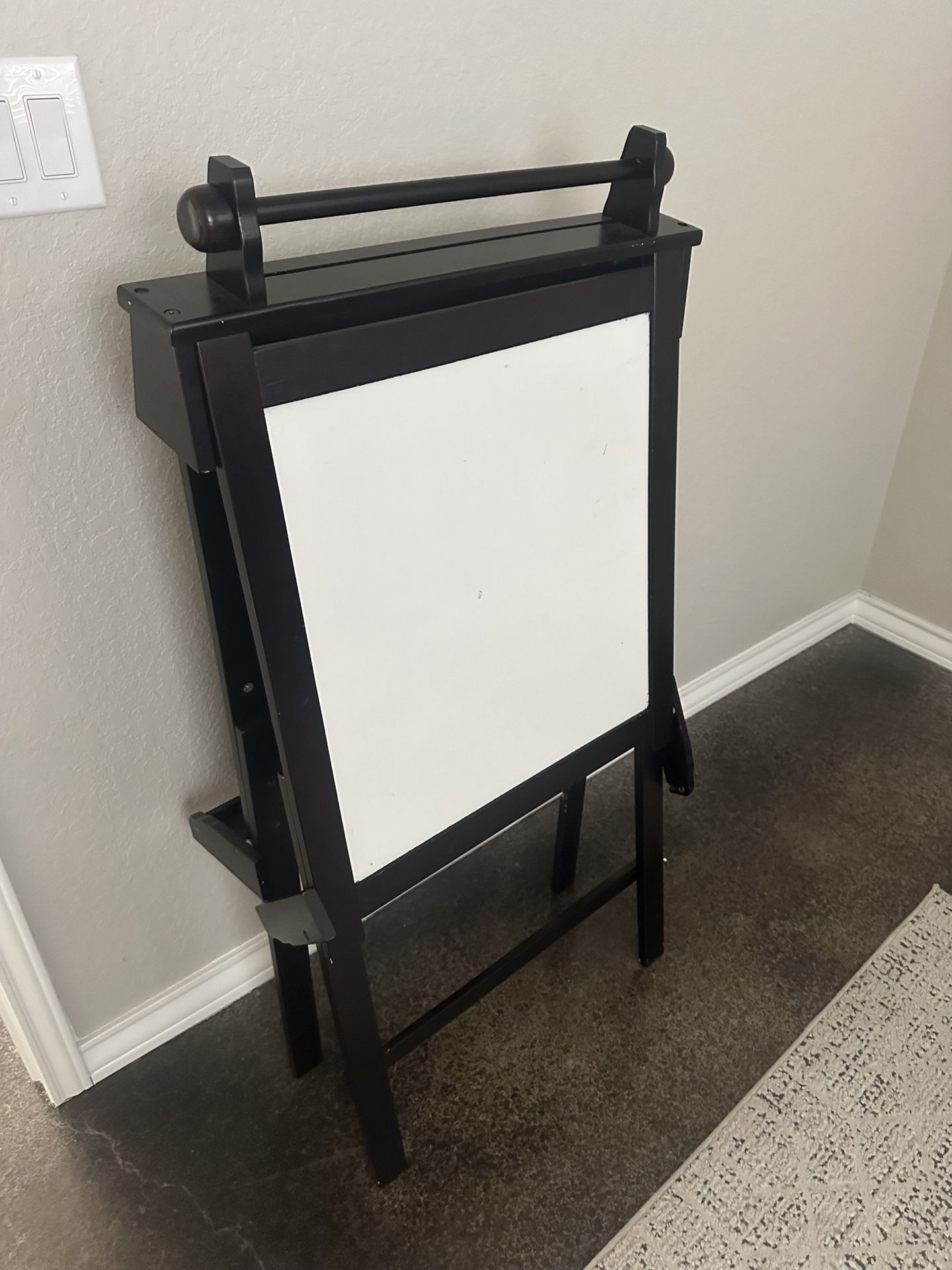 Easel