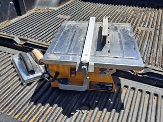 Tile cutter