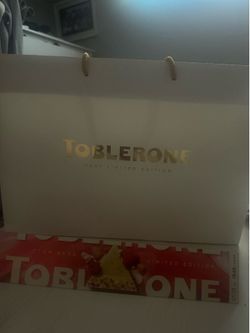Toberlone White Chocolate with Berries RARE ONLY 4000
