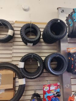 Solid / Tubeless Tires