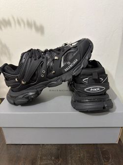 Balenciaga tracks. NO LED