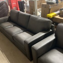 Luca Couch