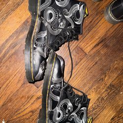 Dr. Marten 1460 SERPENT PRINT LEATHER LACE UP BOOTS
