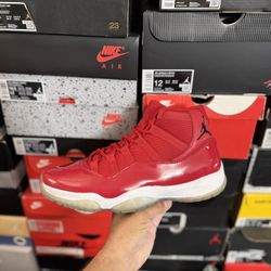 Jordan Win Like 96 11s size 9.5 USED But Clean (Toe Cap Needs Glue)