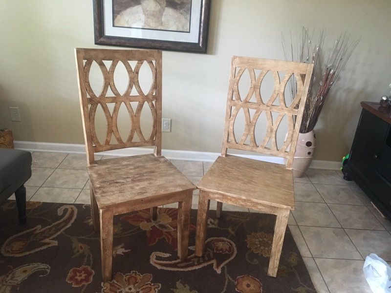 Dovetail chairs