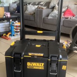 DeWalt TOUGH-SYSTEM 2.0 Rolling Tool Box