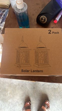 Box of 2 solar lanterns