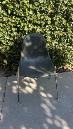 Modernica Case Study Chair - Dark Charcoal