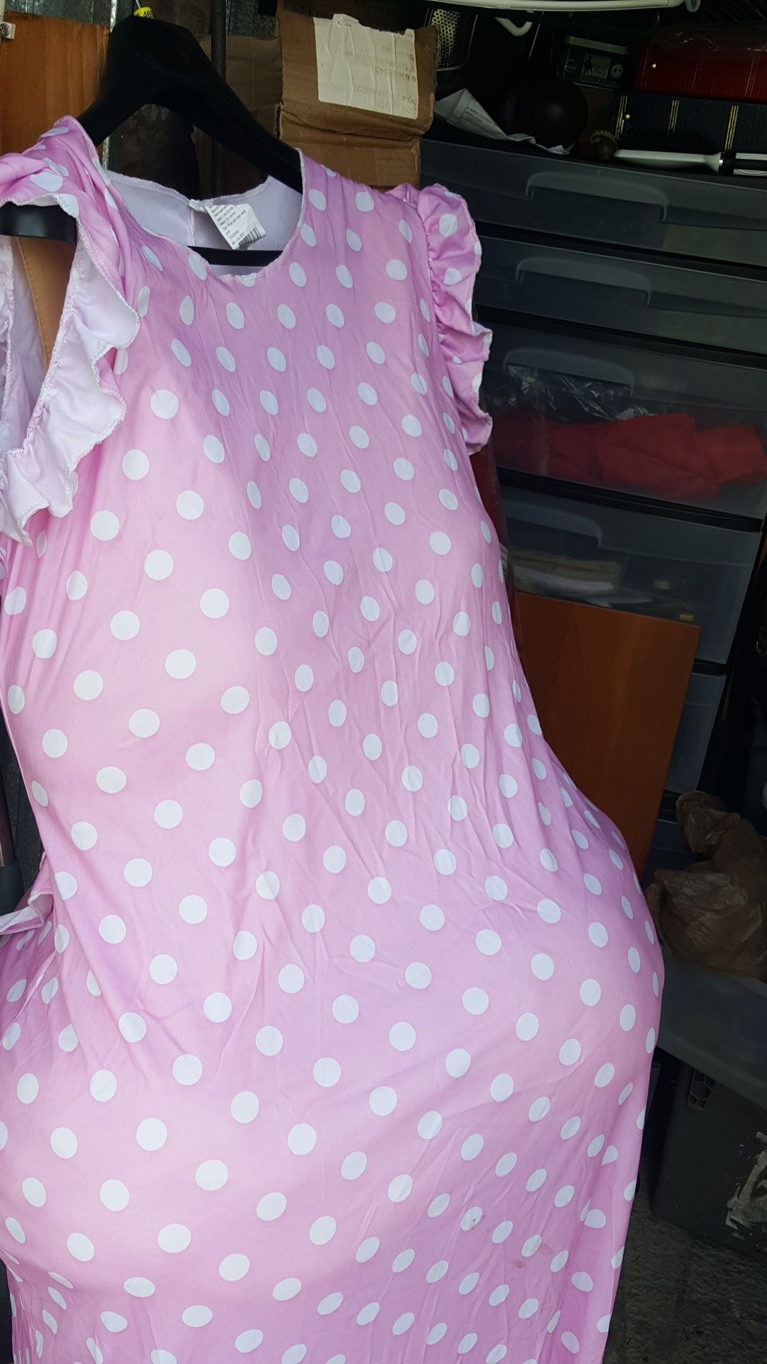 Free Halloween costume fat lady lost puppy in butt