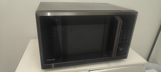 Toshiba Microwave + Air Fryer Combo — Pickup Oct 29/30