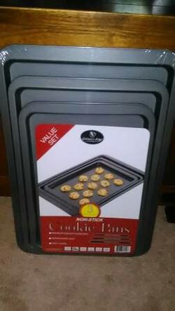 3 Piece Non Stick Cookie Pans* brand new