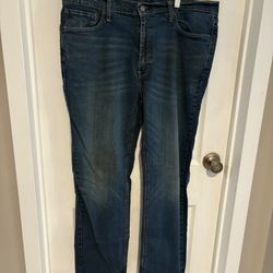 Levi's Men's Dark Blue relaxed fit Jeans