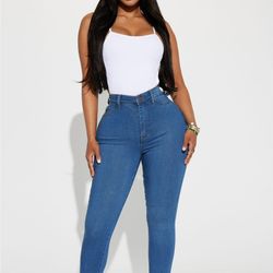 FASHION NOVA JEANS