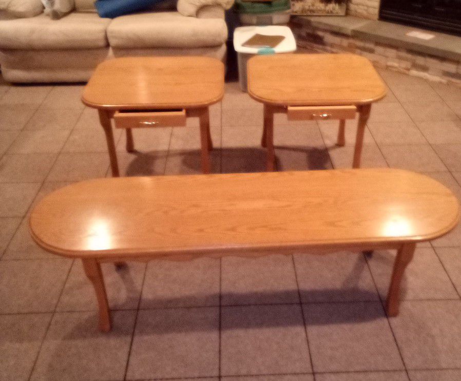 HANDCRAFTED SOLID OAK Coffee Table and 2 End Tables 