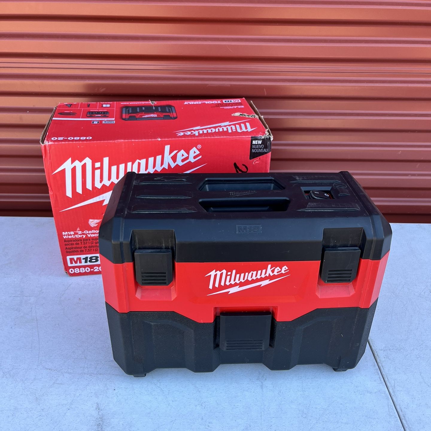 Battery Adapter Converter for Milwaukee M18 Li-ion Battery to for Milwaukee V18 18V Battery Battery Adapter