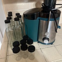Fruit/veggie Juicer And Glasses 