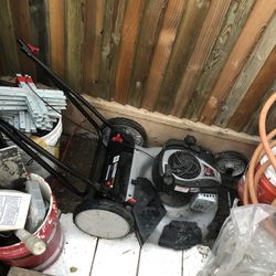 E500  Briggs Lawn Mower