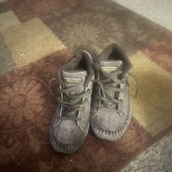Women’s Brown Sketchers Moccasins: /Size 8 : Cash Only 