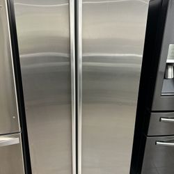 GE Side By Side Refrigerator 