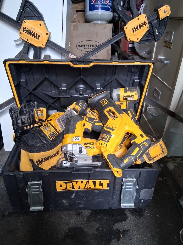 Dewalt Lot
