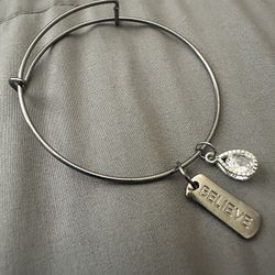 Believe Bangle Bracelet 