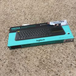 Logitech K400 Plus Wireless Keyboard and Trackpad