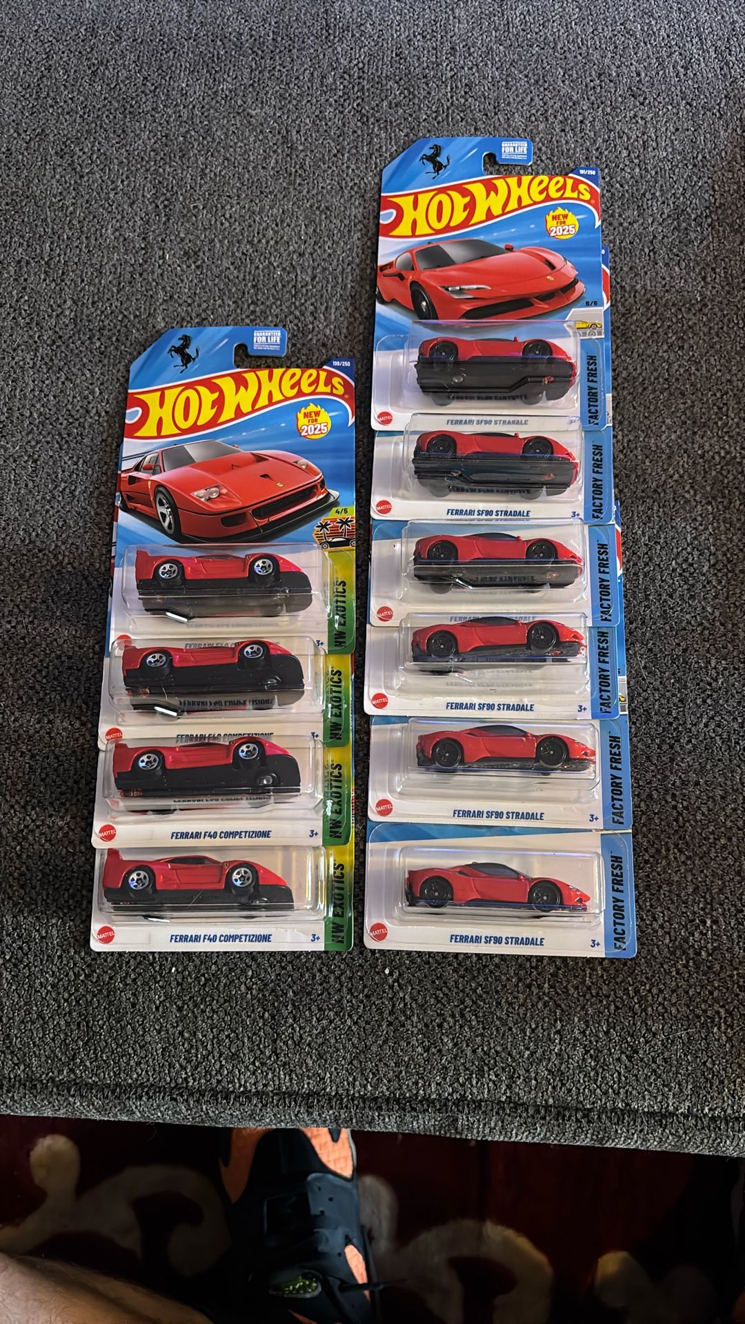 Hot Wheels Ferrari F40 And Sf90