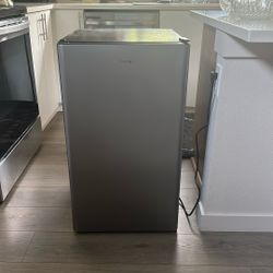 Hisense Portable Refrigerator