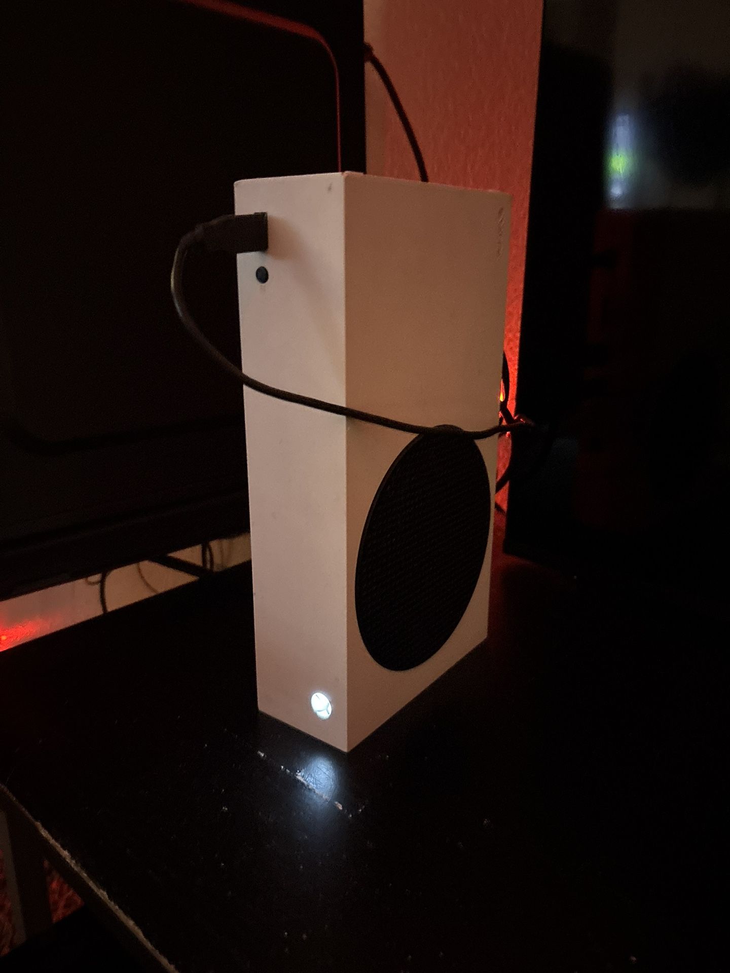 Xbox Series S Comes With 2 Controllers 